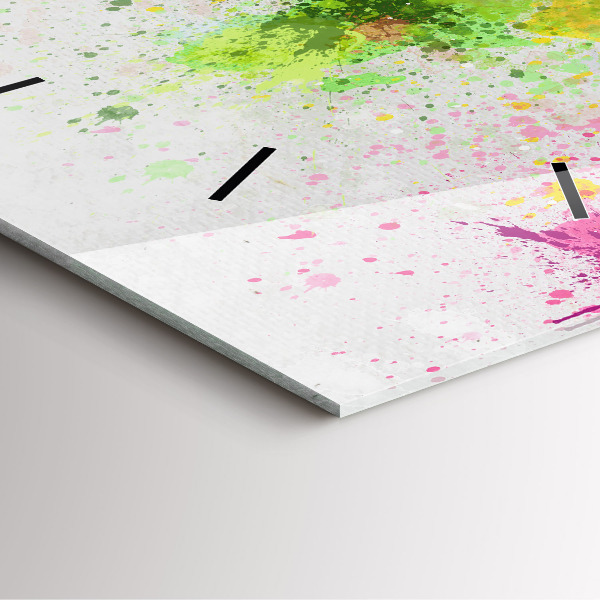 Reloj cuadrado Mapamundi sobre papel