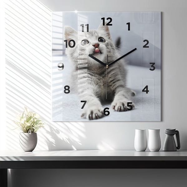 Reloj cuadrado Gato en el sofá