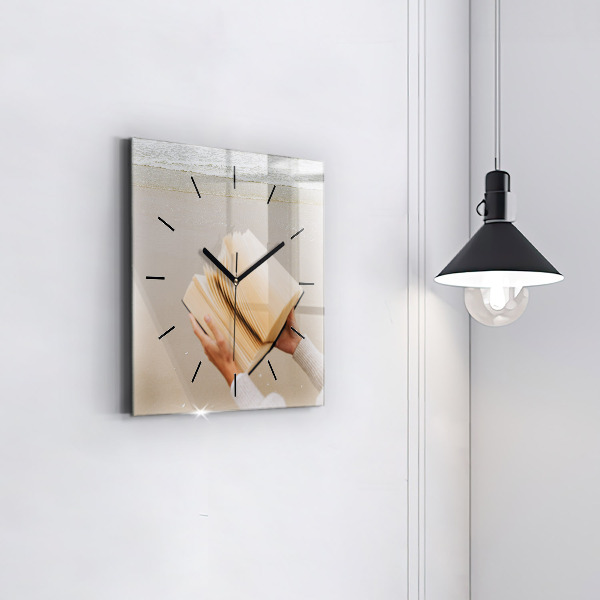 Reloj de pared cuadrado Un momento con un libro