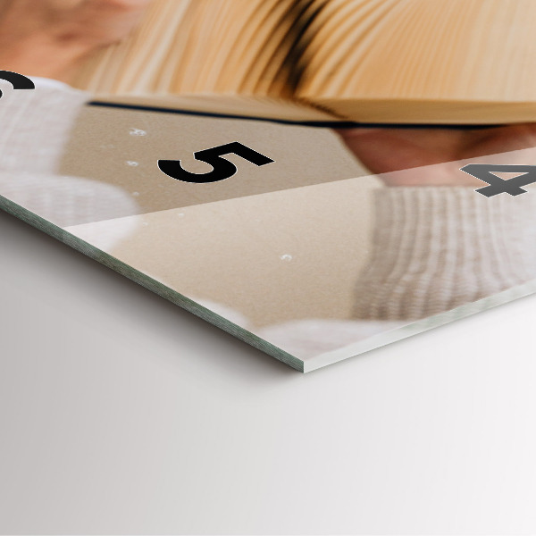 Reloj de pared cuadrado Un momento con un libro