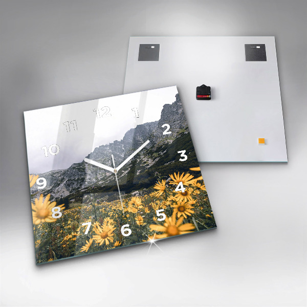 Reloj cuadrado Pradera de flores en las montañas