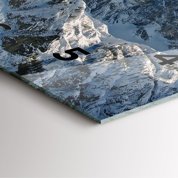 Reloj de pared cuadrado Montañas bajo el cielo azul