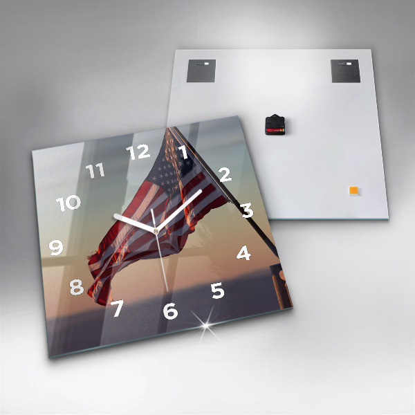 Reloj cuadrado La bandera estadounidense ondeando
