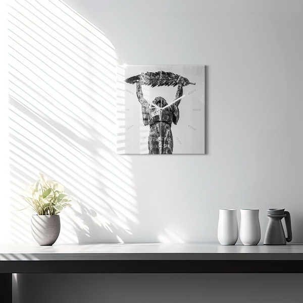 Reloj cuadrado La Estatua de la Libertad en Budapest