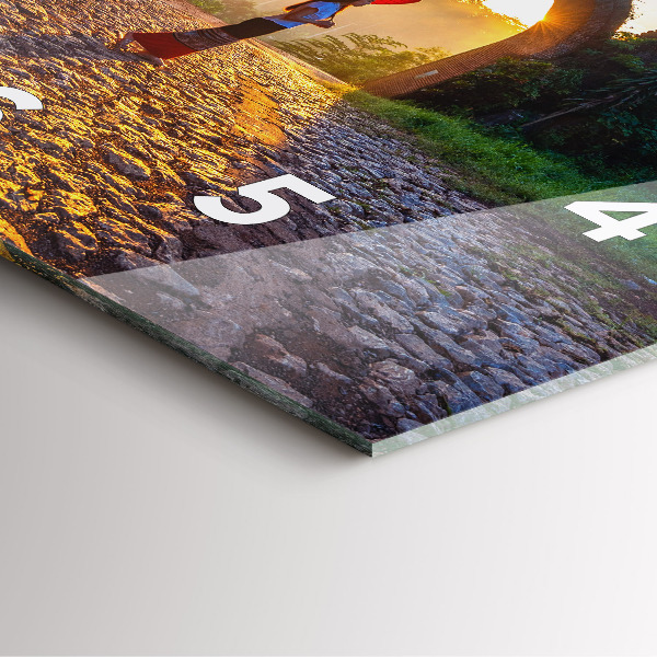 Reloj cuadrado Parque Surat Thani Tailandia