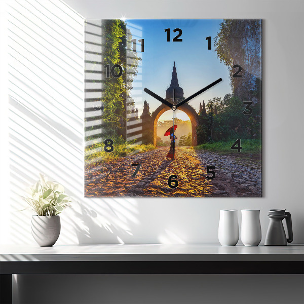 Reloj cuadrado Parque Surat Thani Tailandia