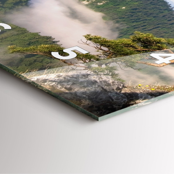 Reloj cuadrado Pico Sokolica en las montañas Pieniny