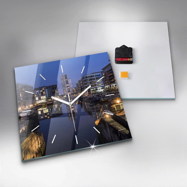 Reloj cuadrado Ciudad iluminada de noche
