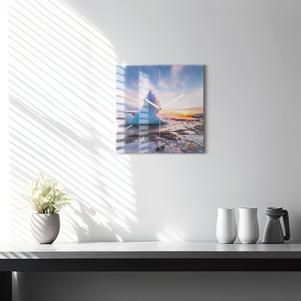 Reloj cuadrado Géiser en la isla de Islandia