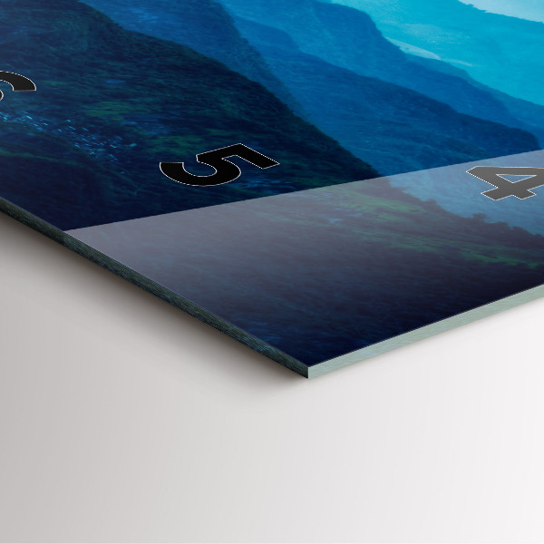 Reloj de pared cuadrado Montaña en acuarela