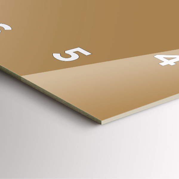 Reloj cuadrado Color beige oscuro