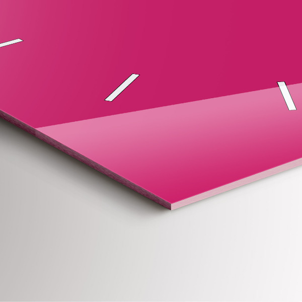 Reloj de pared cuadrado El color rosa fuerte