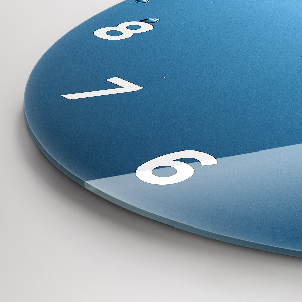 Reloj de cristal redondo Primer plano de agua