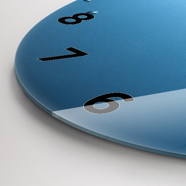 Reloj de cristal redondo Primer plano de agua