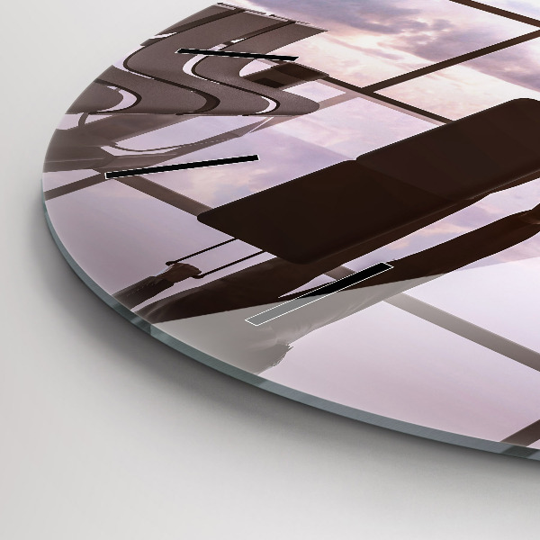 Reloj redondo pared Hombre en el aeropuerto