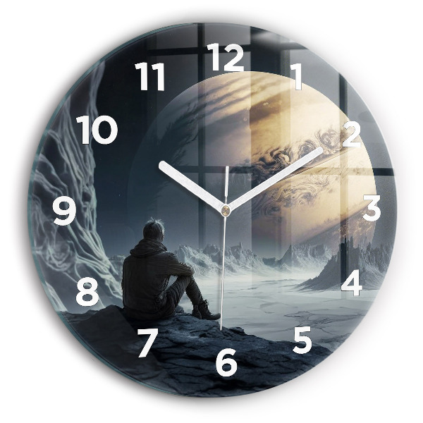Reloj de pared redondo Hombre en la luna de fondo