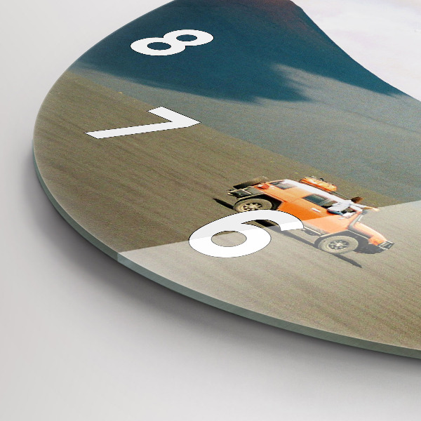 Reloj de cristal redondo Vehículo en el desierto de Kamchatka