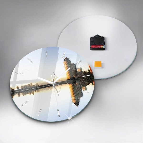 Reloj redondo pared Ciudad junto al río