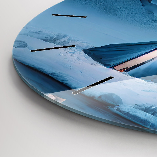Reloj de cristal redondo Tienda de campaña en las montañas de Islandia