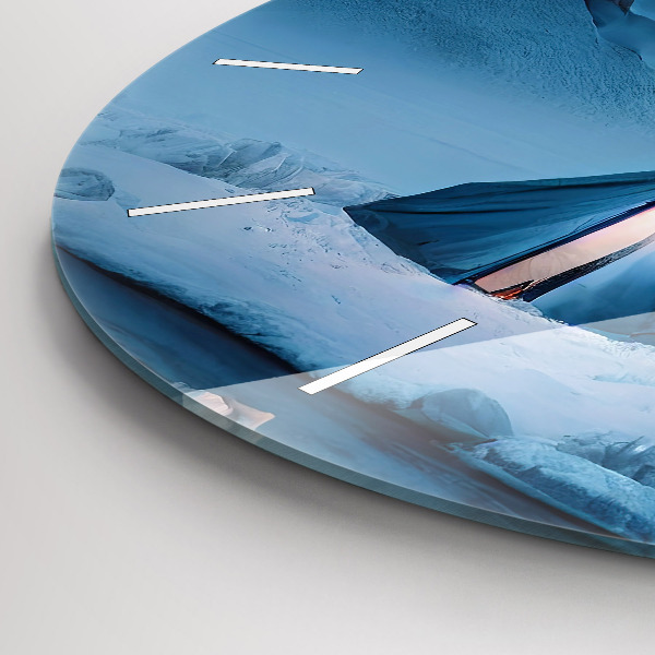 Reloj de cristal redondo Tienda de campaña en las montañas de Islandia